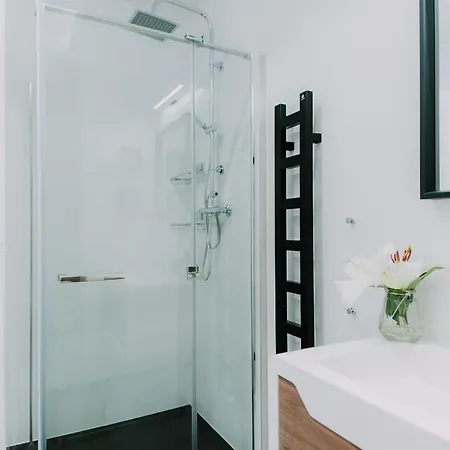 Mikki Albatross Towers *