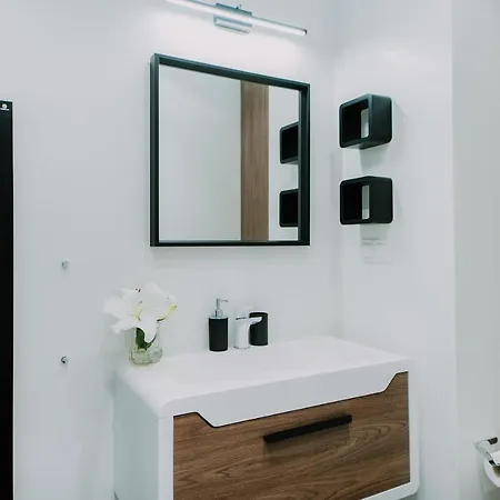 Mikki Albatross Towers *