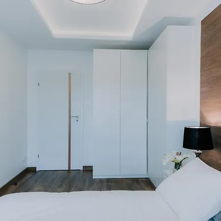 Mikki Albatross Towers Apartment