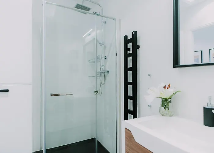 Mikki Albatross Towers *