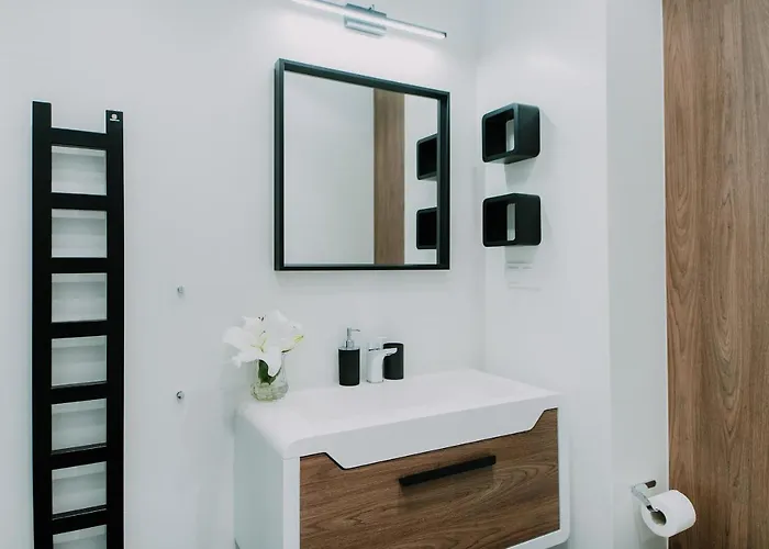 Mikki Albatross Towers *